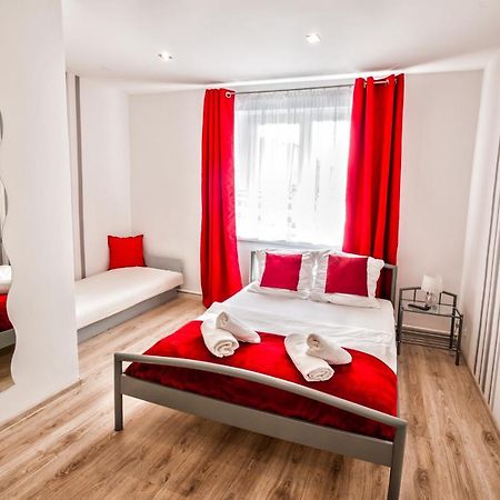 Lew Hostel Inowroclaw Exterior photo