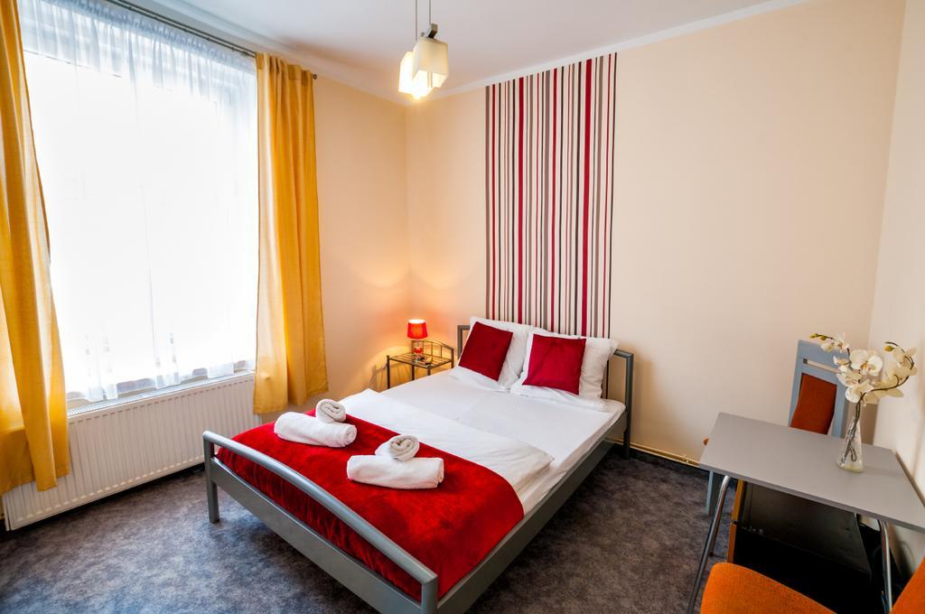 Lew Hostel Inowroclaw Exterior photo